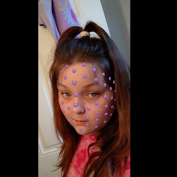 Meet your Posher! Victoria<3 - Picture 4 of 5